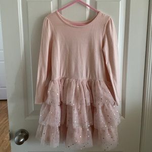 Adorable girls dress. Super comfy. In great condition.